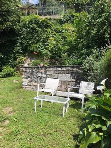 Zahrada ubytování Casa privata con splendida vista lago "Il Gallicantus"