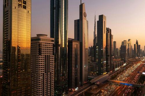 Nespecifikovaný výhled na destinaci Dubaj nebo výhled na město při pohledu z hotelu