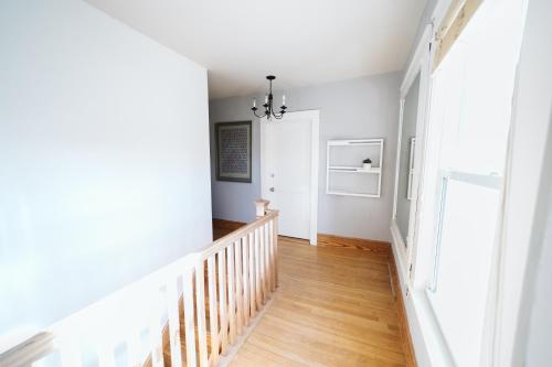 Afbeelding uit fotogalerij van BIG apartment in the center of it all in Lewiston