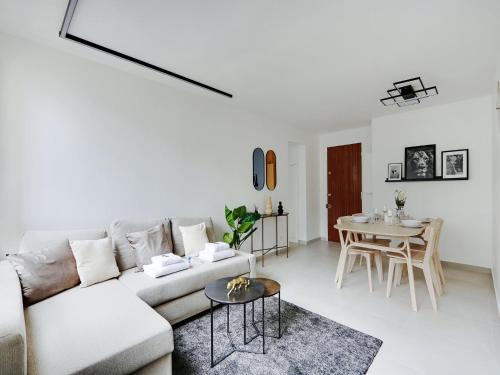 Magnificent T2- 4P refurbished Flandres Crimée