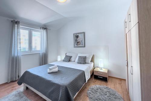 Apartments by the sea Podstrana, Split - 14993