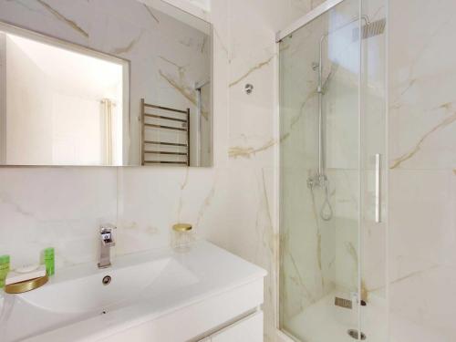 Charming flat at the foot of Les Halles