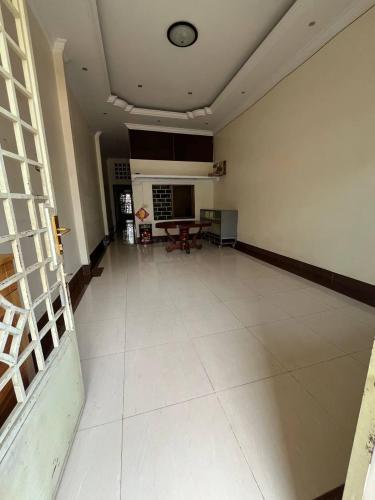 One Flat Apartment