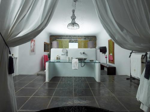 VourkariにあるAigis Suites Keaのギャラリーの写真