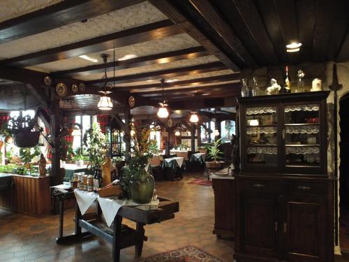 Restaurace v ubytování Hotel-Gasthof Zum Weyssen Rössle