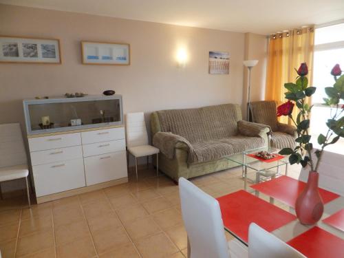 Posedenie v ubytovaní Apartamento Bahia Dorada