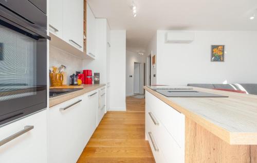 Lovely Apartment In Zadar With Wifi