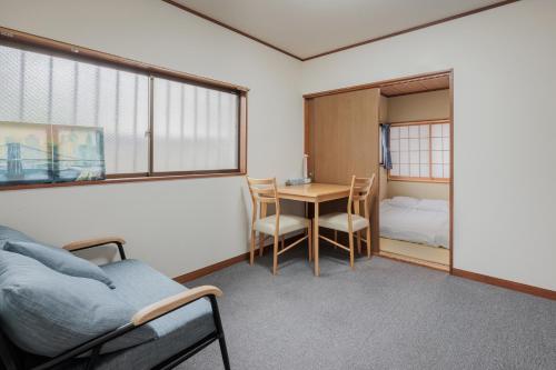 self-check in-shinjuku-windhouse