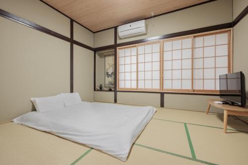 self-check in-shinjuku-windhouse