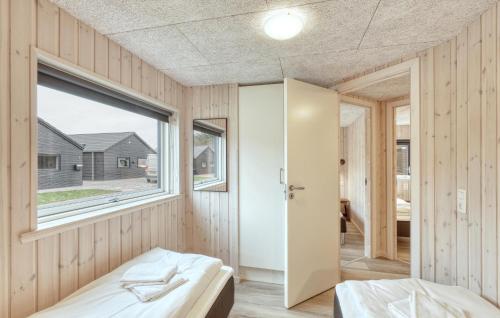 Ένα ή περισσότερα κρεβάτια σε δωμάτιο στο Nice Home In Jesendorf With Sauna