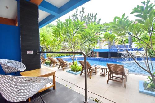 OSEIDON HOTEL BORACAYの敷地内または近くにあるプール