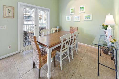 Φωτογραφία από το άλμπουμ του Duval Square Courtyard Condo 31 στο Κι Γουέστ