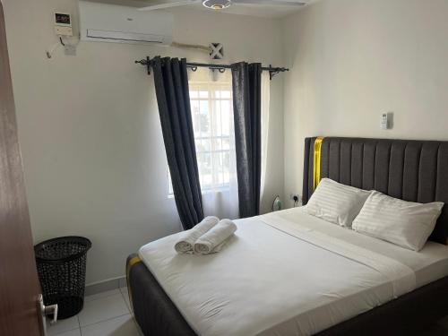 Postel nebo postele na pokoji v ubytování Gianas stays with pool