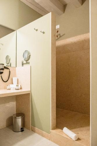 Le Greghe Suitesにあるバスルーム