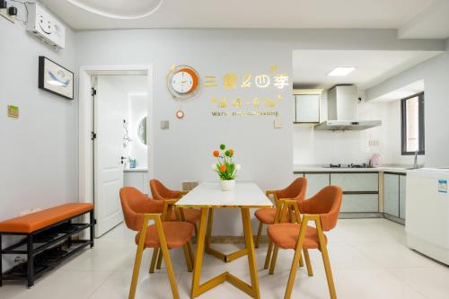 Η κουζίνα ή μικρή κουζίνα στο Sanya Lili B&B
