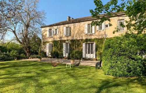Photo de la galerie de l'établissement Villa élégante à Villeneuve-sur-Lot avec piscine privée, à Villeneuve-sur-Lot