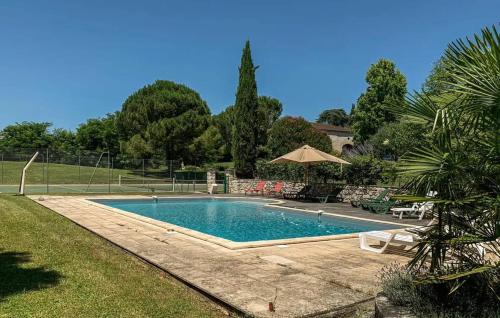 Photo de la galerie de l'établissement Villa élégante à Villeneuve-sur-Lot avec piscine privée, à Villeneuve-sur-Lot