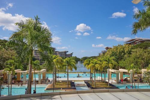 Kolam renang di atau dekat dengan Pico de Loro Condo Accommodation for Rent