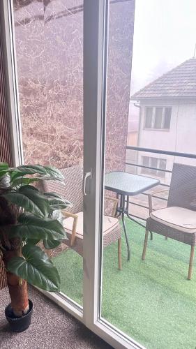Balkoni atau teres di Gradiska Pristajko