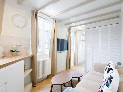 Μια τηλεόραση ή/και κέντρο ψυχαγωγίας στο Lovely Duplex