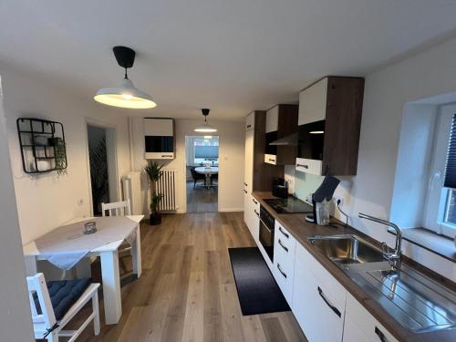 Kuchyň nebo kuchyňský kout v ubytování ElasFerienhaus