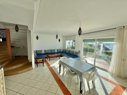 Φωτογραφία από το άλμπουμ του OceanView Villa - 5 Bedrooms on the beach σε Sidi Bouzid