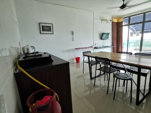 Μια τηλεόραση ή/και κέντρο ψυχαγωγίας στο Vista Alam Serviced Apartment iCity IDCC SACC PKNS UiTM MSU Avisena