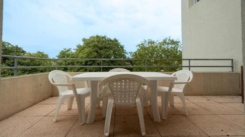 Cap Camargue A N 08 - 2P4
