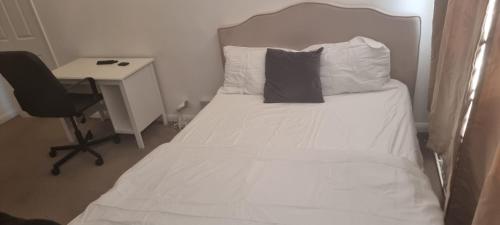 Gallery image of West Road in London