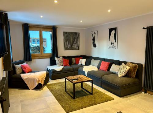 4 Bedroom, 4 Bathroom, Hot Tub, Chamonix Centre