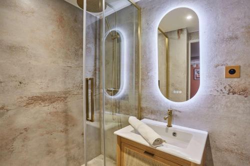Residence AC Champs de Mars Eiffel Tower by Studio Prestige