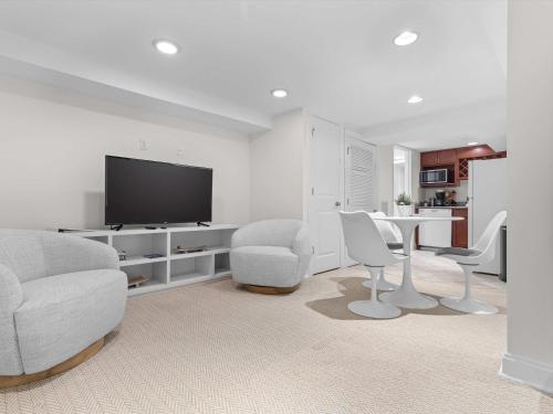 Galeriebild der Unterkunft Modern and Convenient 1BR apartment Union Station Union Market in Washington