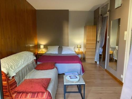 Studio Cosy 1* avec Balcon, au Centre de Brides-les-Bains, 2 Pers, Proche Thermes et Télécabine - FR-1-512-253