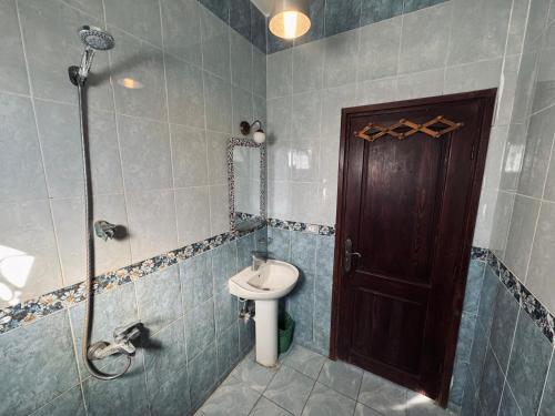 Koupelna v ubytování kotob house