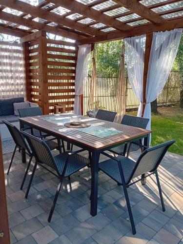 Patio nebo venkovní prostory v ubytování Domek Brzozowa Kropelka