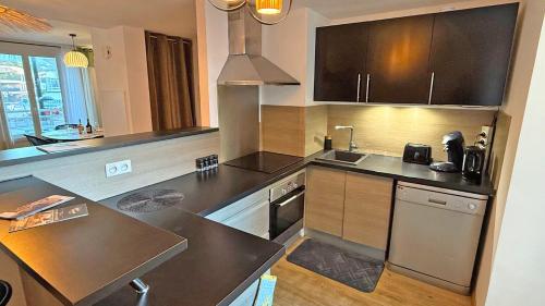 Appartement climatisé 2 chambres au coeur de Sainte-Maxime - Suffren E28