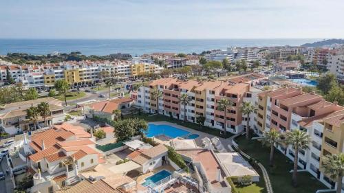 Albufeira Central Studio w swim pool and Seaview