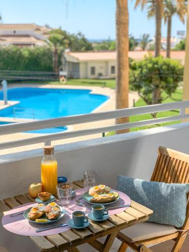 Albufeira Central Studio w swim pool and Seaview