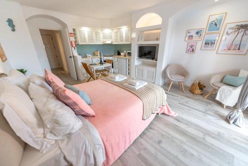 Albufeira Central Studio w swim pool and Seaview