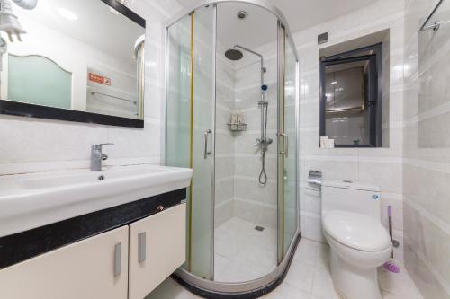 Ένα μπάνιο στο Sanya Lili B&B