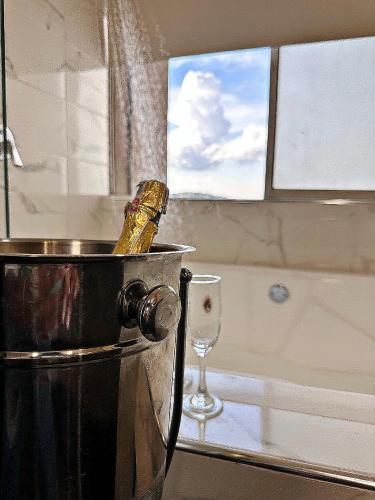 Bilik mandi di Hotel Tonchalá