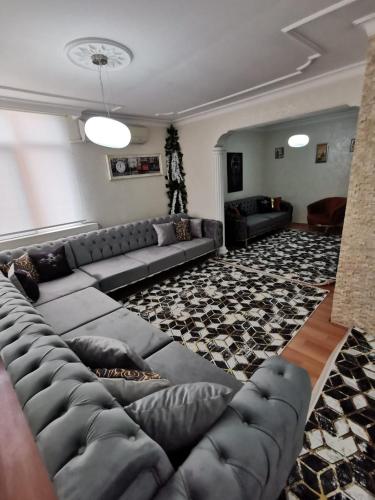 2Ege Üniversitesi ve hastanesine çok yakın Aileye ve Firmaya uygun