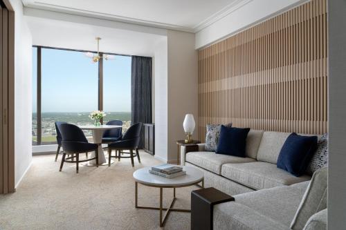 Four Seasons Hotel Minneapolis Image