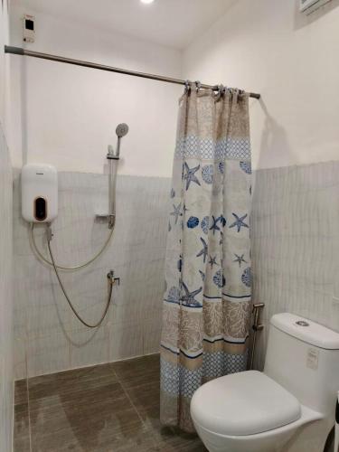 Bilik mandi di Abelarde Casita at Bata