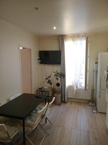 Photo de la galerie de l'établissement 5 personne Chambre salon proche centre ville, à Paris