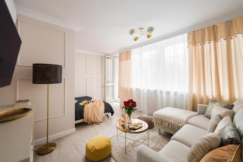 Grand Central Suite 5min from Central Station with a balcony& air conditioning