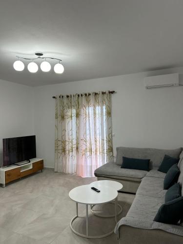 Neli Villa & Apartments