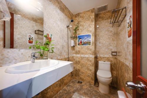 Ένα μπάνιο στο Ly Ly Hotel