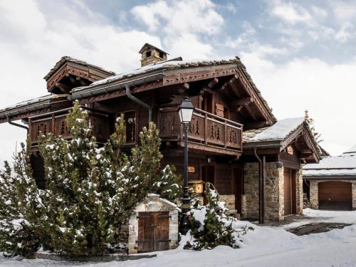 Photo de la galerie de l'établissement Chalet familial 4 chambres avec sauna à Courchevel - FR-1-514-69, à Courchevel