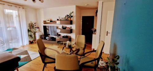 Elegant 3-Bedrooms Apartment Near La Défense and Central Paris